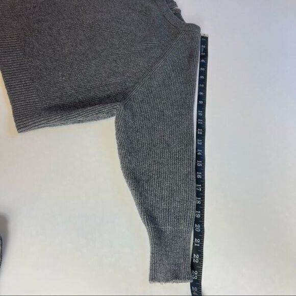 ZARA Womens Small Viscose Knit Crop Gray Sweater Zip In Back - Picture 5 of 12